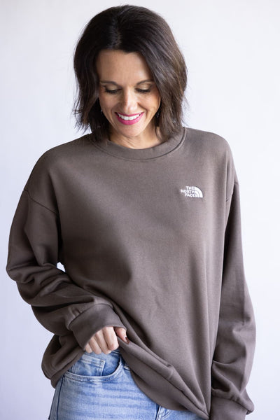 The North Face Oversized Simple Dome Fleece Sweatshirt for Women in Brown