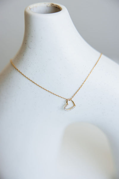 ネックレス・ペンダント Gold Mini Heart Angie Necklace The Tiny Angel Heart Pendant Necklace | The M Jewelers