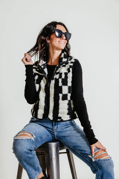 Geometric Sherpa Vest for Women in Black/White