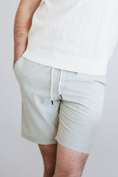 Union Paloma Seersucker 8” Shorts for Men in Aloe | H181K2T