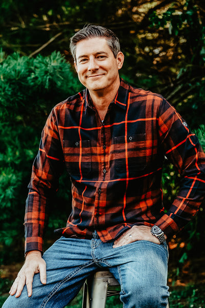 Kuhl Fugitive Flannel Shirt for Men in Red/Black