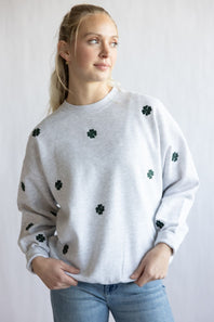 1897 Active Embroidered Four Leaf Clovers Fleece Sweatshirt for Women in Grey