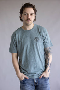 Ariat Banner Badge T-Shirt for Men in Ice Berg