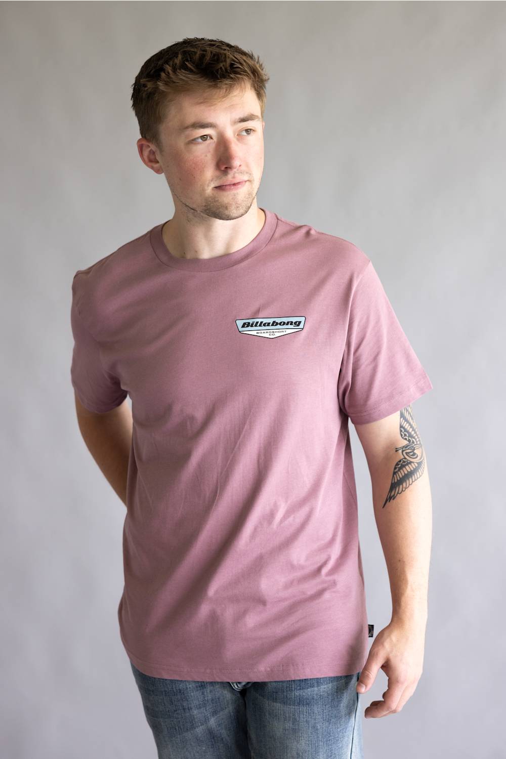 Billabong Snatch Premium T-Shirt for Men in Red Dahlia