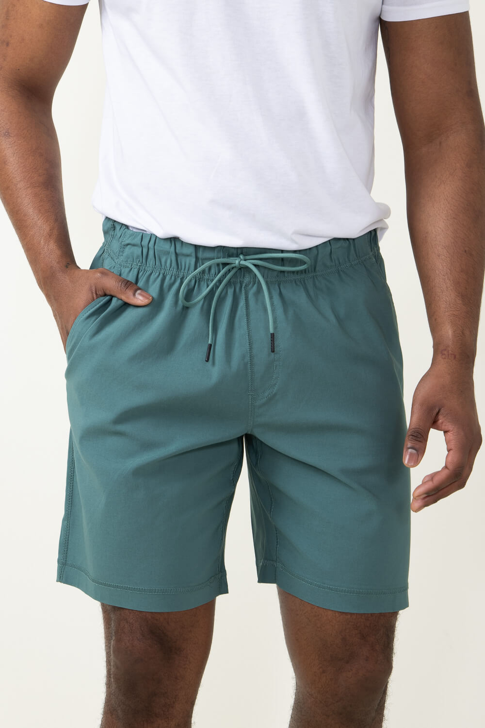 Copper & Oak Tech Pull On Shorts for Men in Green K2S510326SEAPINE
