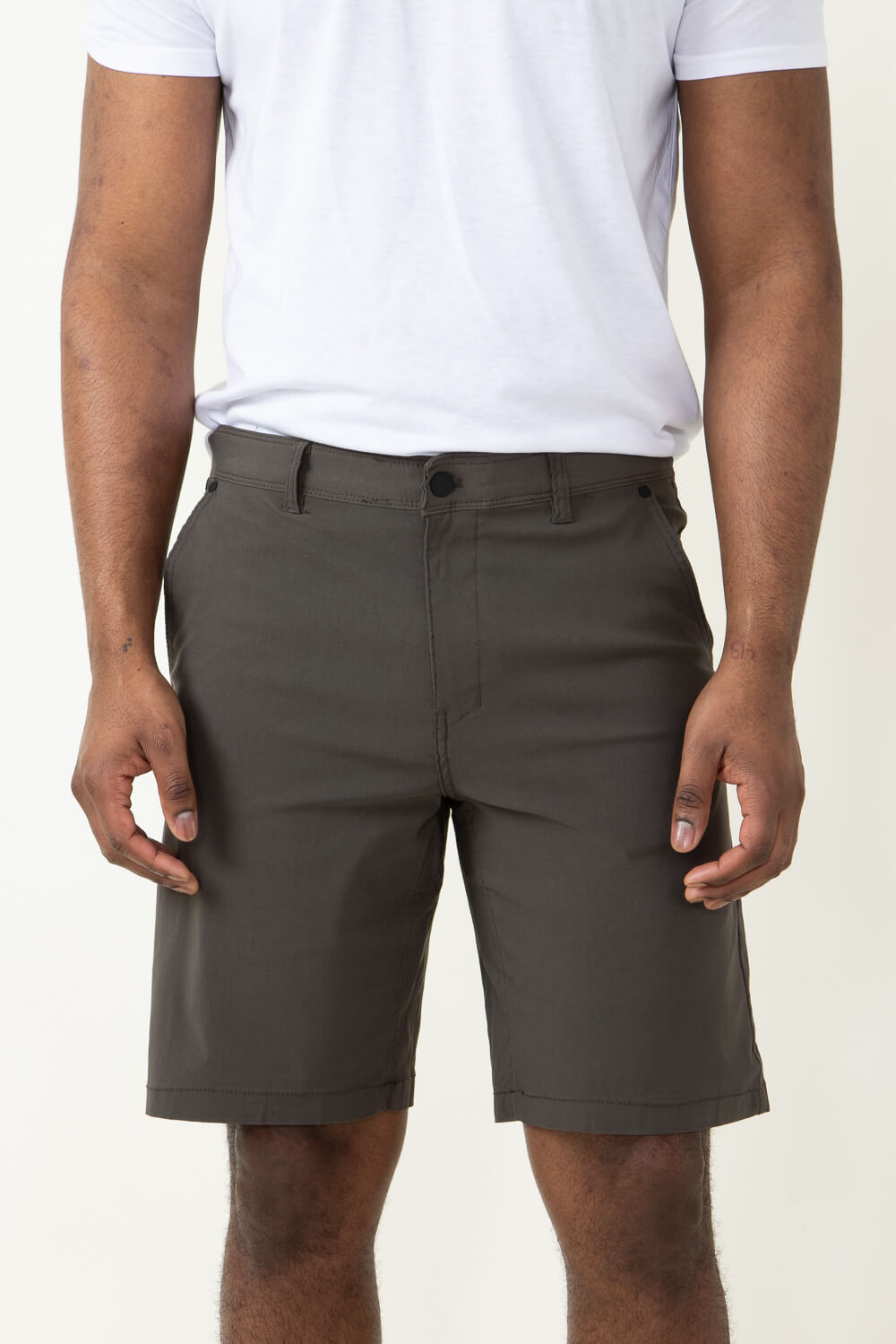 Copper & Oak Utility Flex Shorts for Men in Green K2F608312DARKOLIV