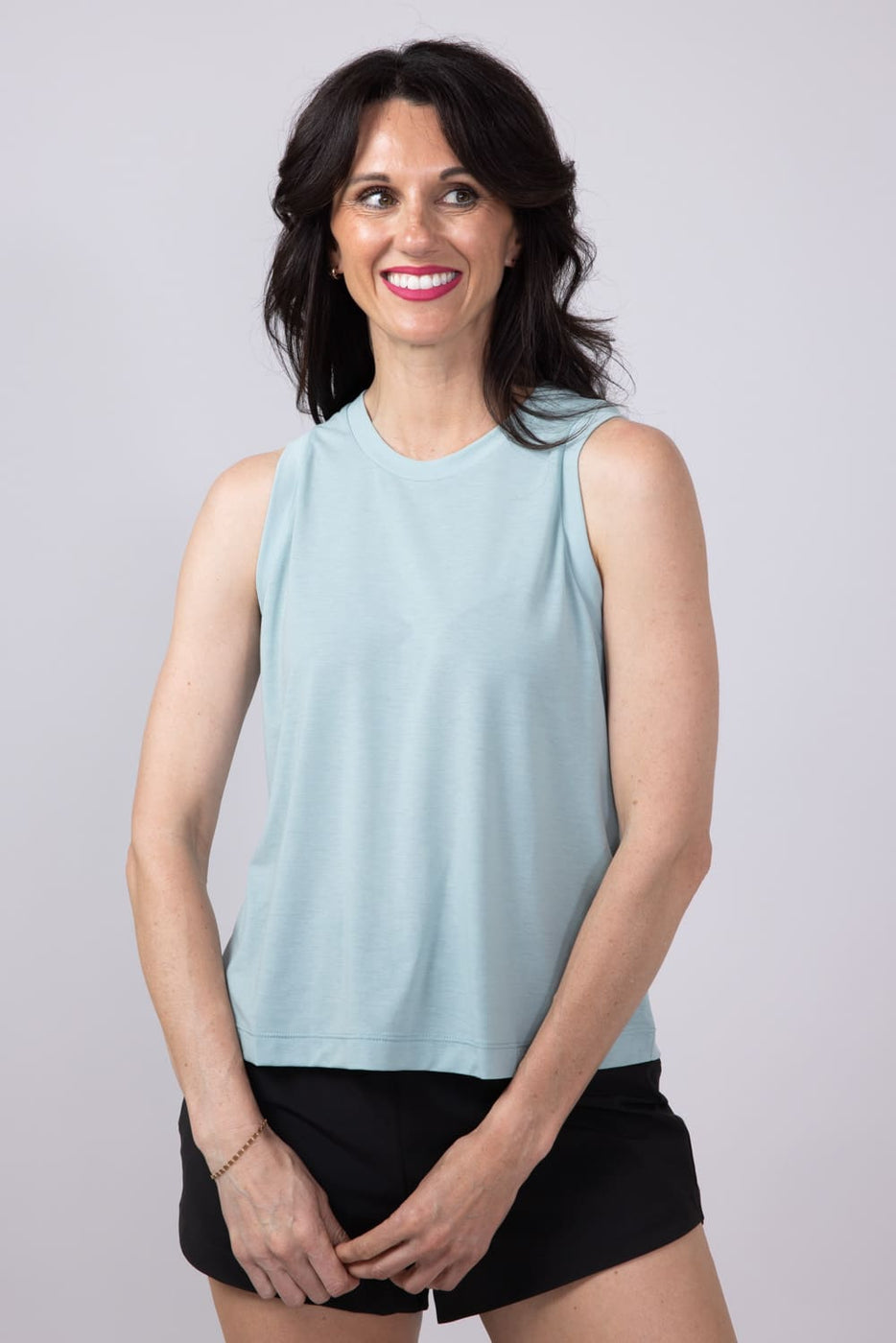 (取寄) フリーフライ レディース エレベート ライトウェイト タンク トップ - ウィメンズ Free Fly women Elevate Lightweight Tank Top - Women's Fig Women's Elevate Lightweight Tee - Smoke – Free Fly Apparel