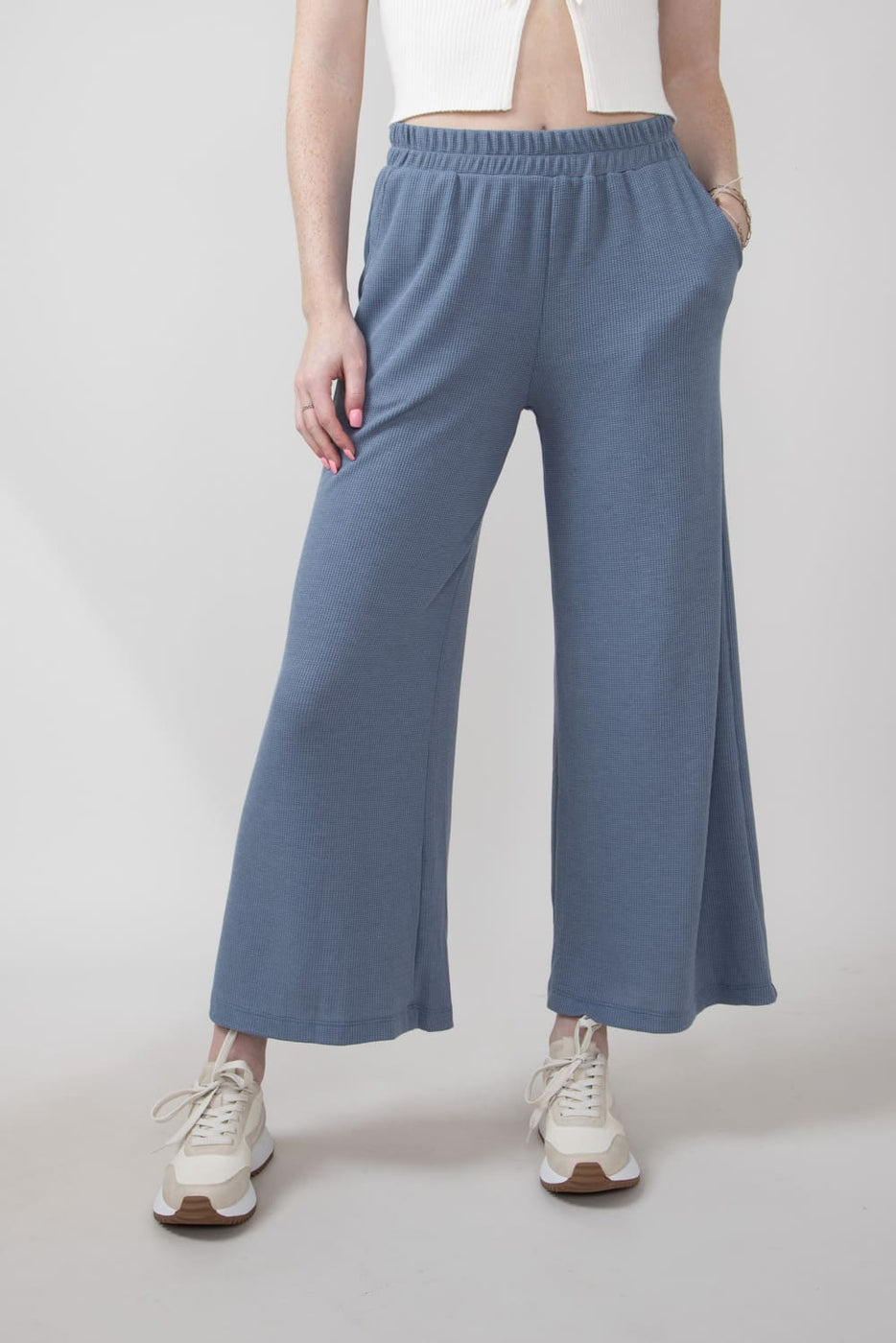 【BAON】Itove Black Blue Pintuck Brushed Wide Pants Thermal Wide Leg Pants for Women in Blue Slate | P70169B