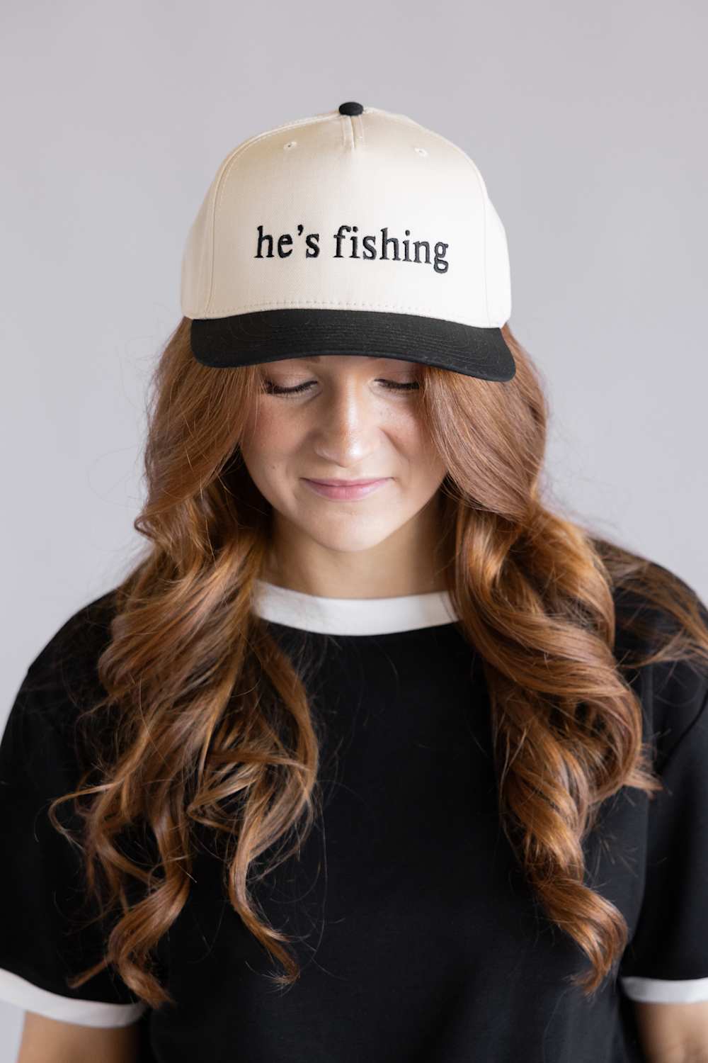 Hes Fishing Trucker Hat for Women in Black/Tan