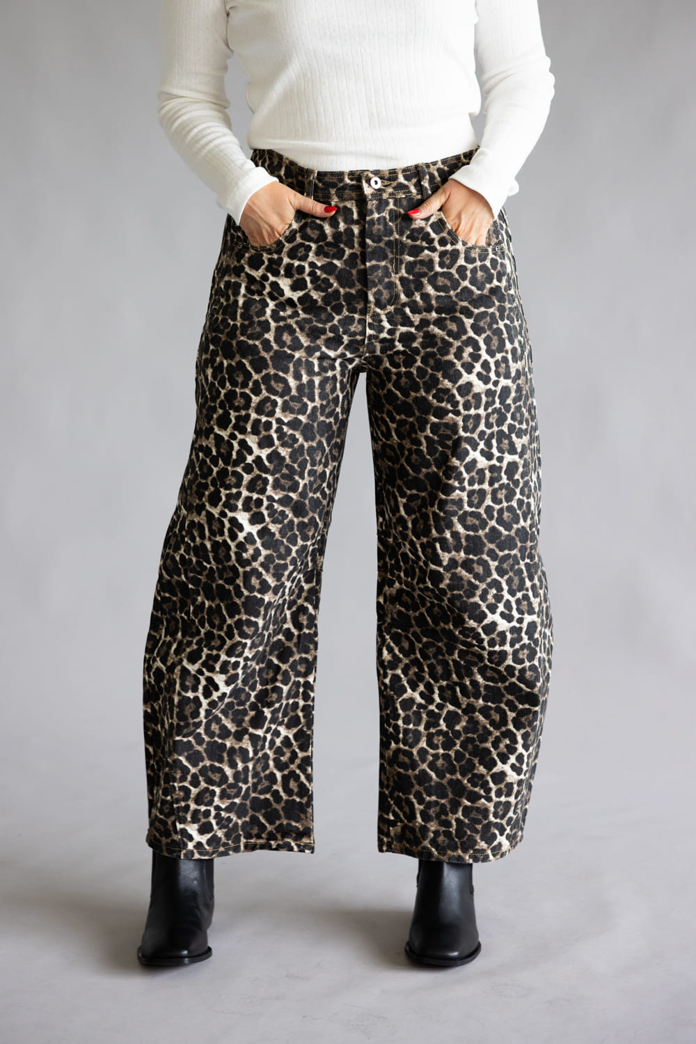 Leopard Printed Barrel Jeans for Women in Mocha