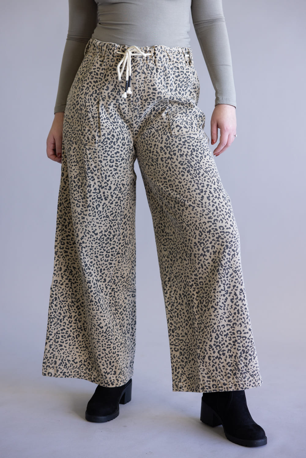 Mustard Seed Leopard Wide Leg Print Drawstring Pants for Women in Brown