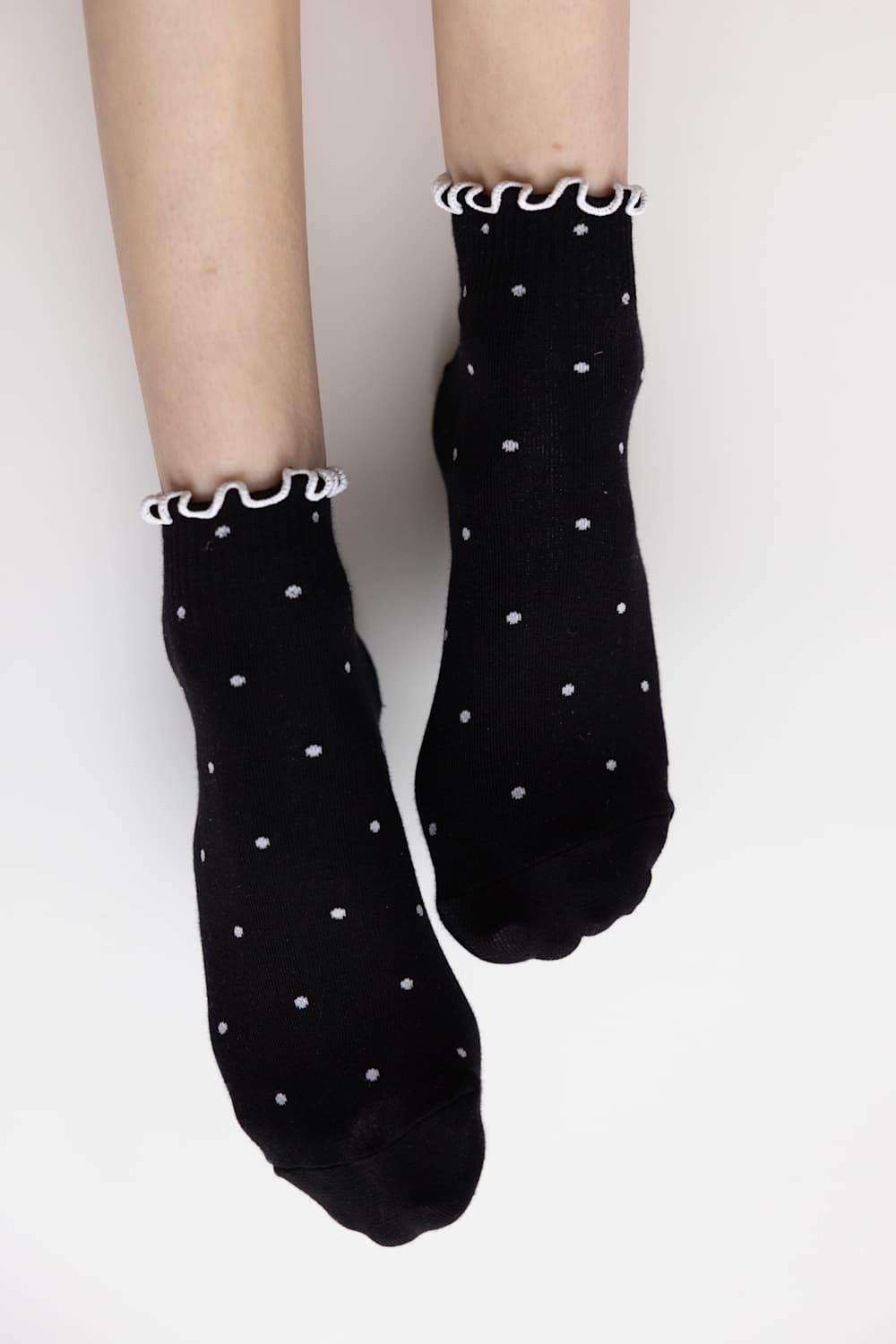  Polka Dot Ruffled Crew Socks for Women in Black 