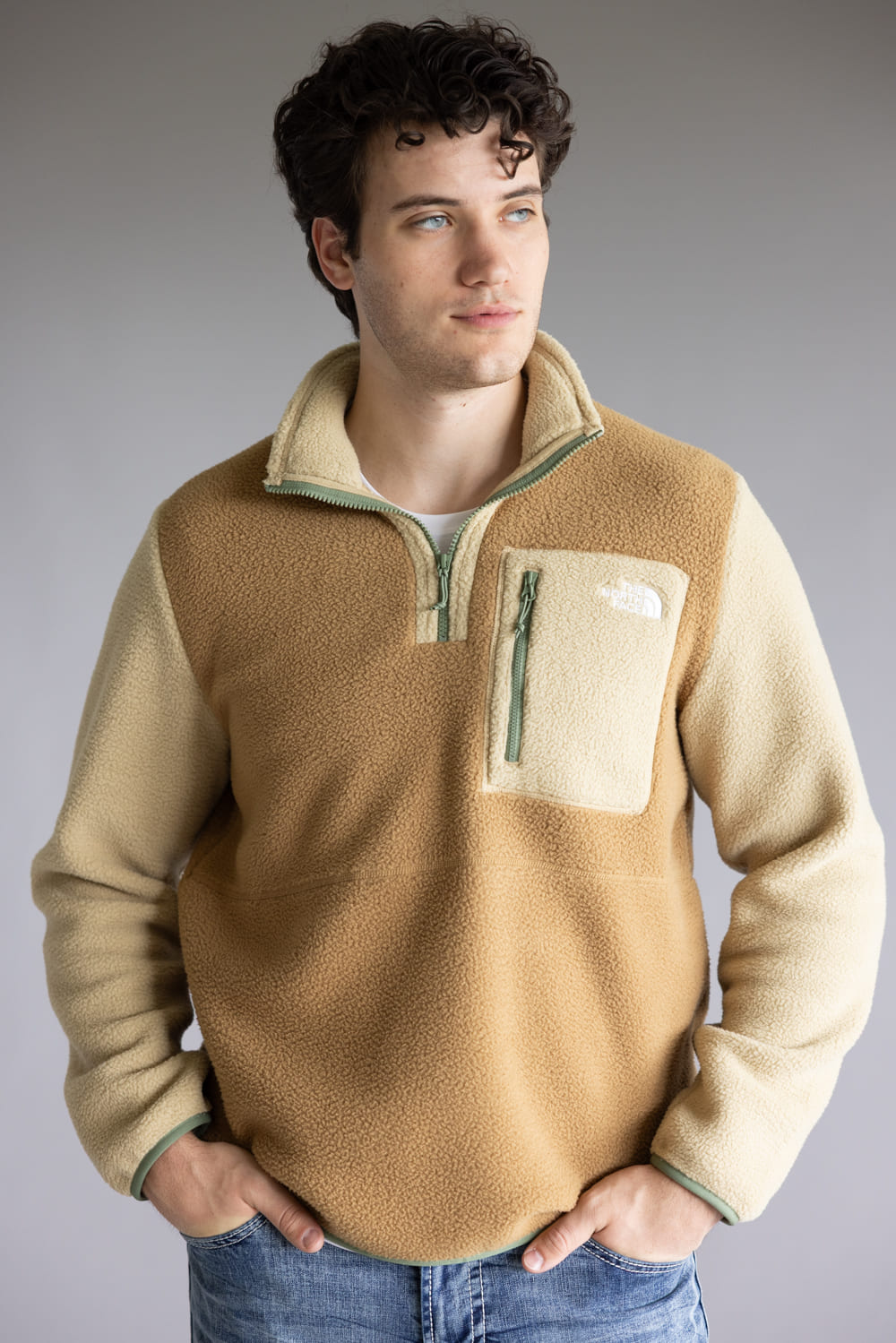 The North Face Yumiori Fleece Quarter Zip for Men in Utility Brown