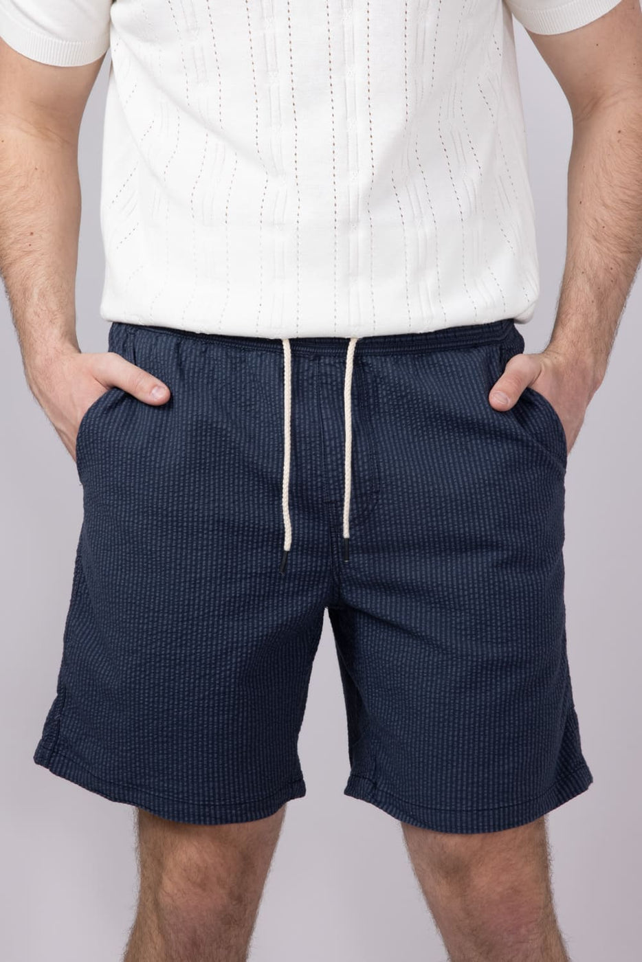 Union Paloma Seersucker 8” Shorts for Men in Navy | H181K2T Union Paloma Seersucker 8” Shorts for Men in Navy | H181K2T