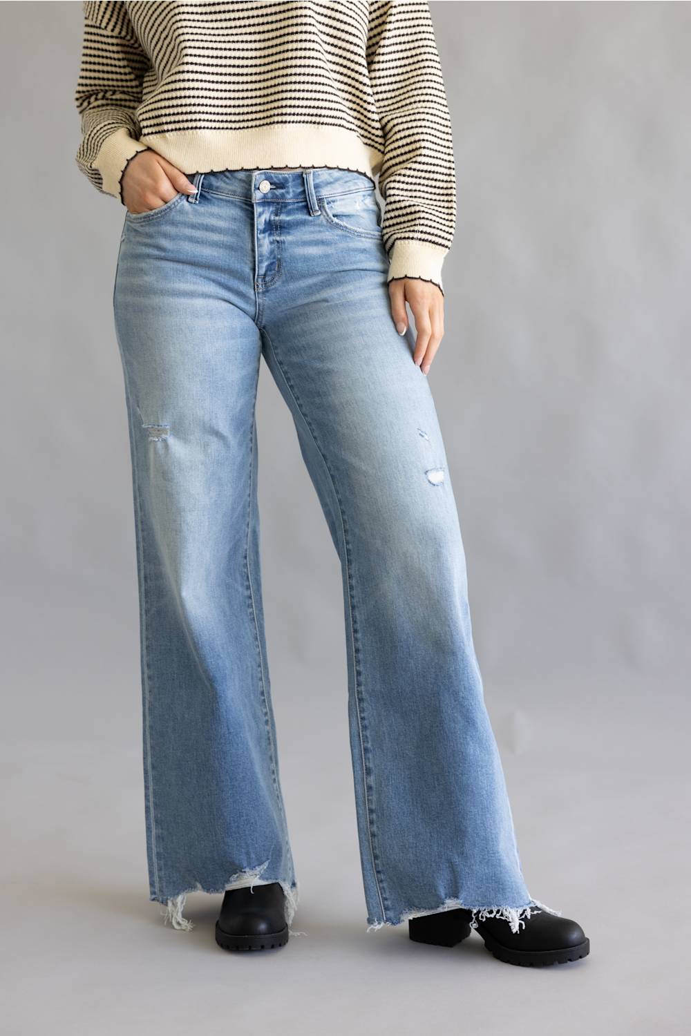 Vervet Low Rise Distressed Wide Flare Jeans for Women | T7473