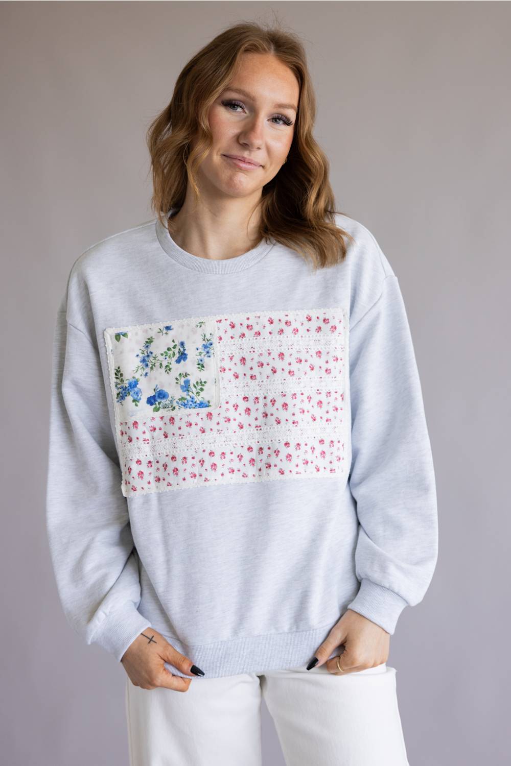 Vintage Havana Applique American Flag Sweatshirt for Women in Grey
