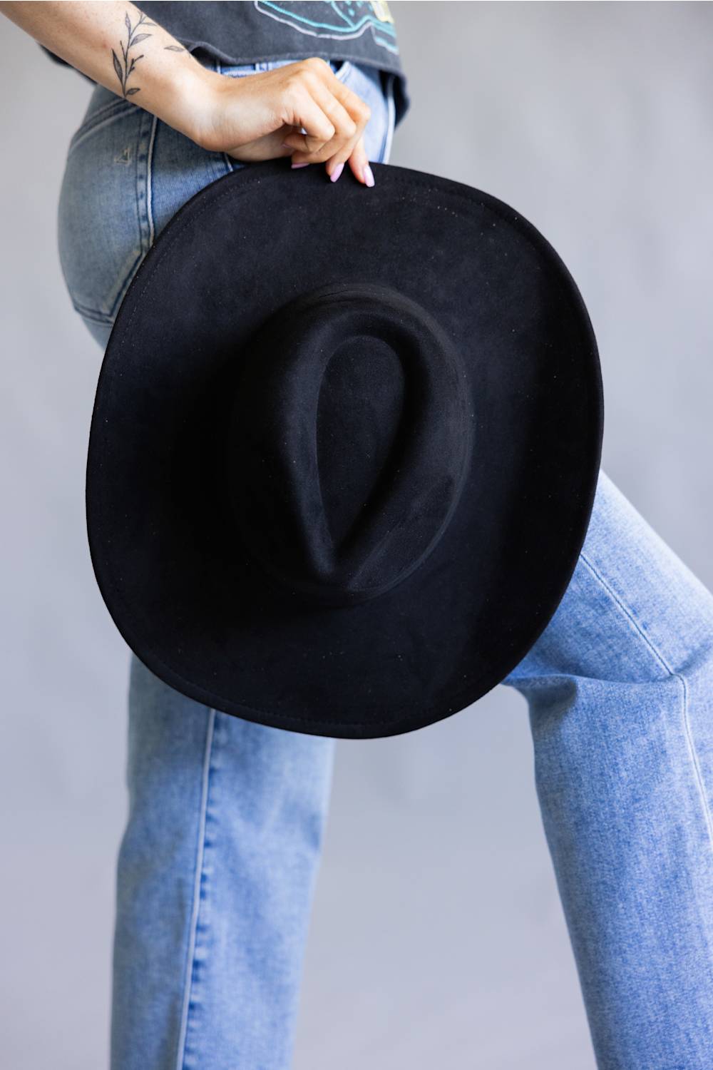 Suede Cowboy Hat in Black