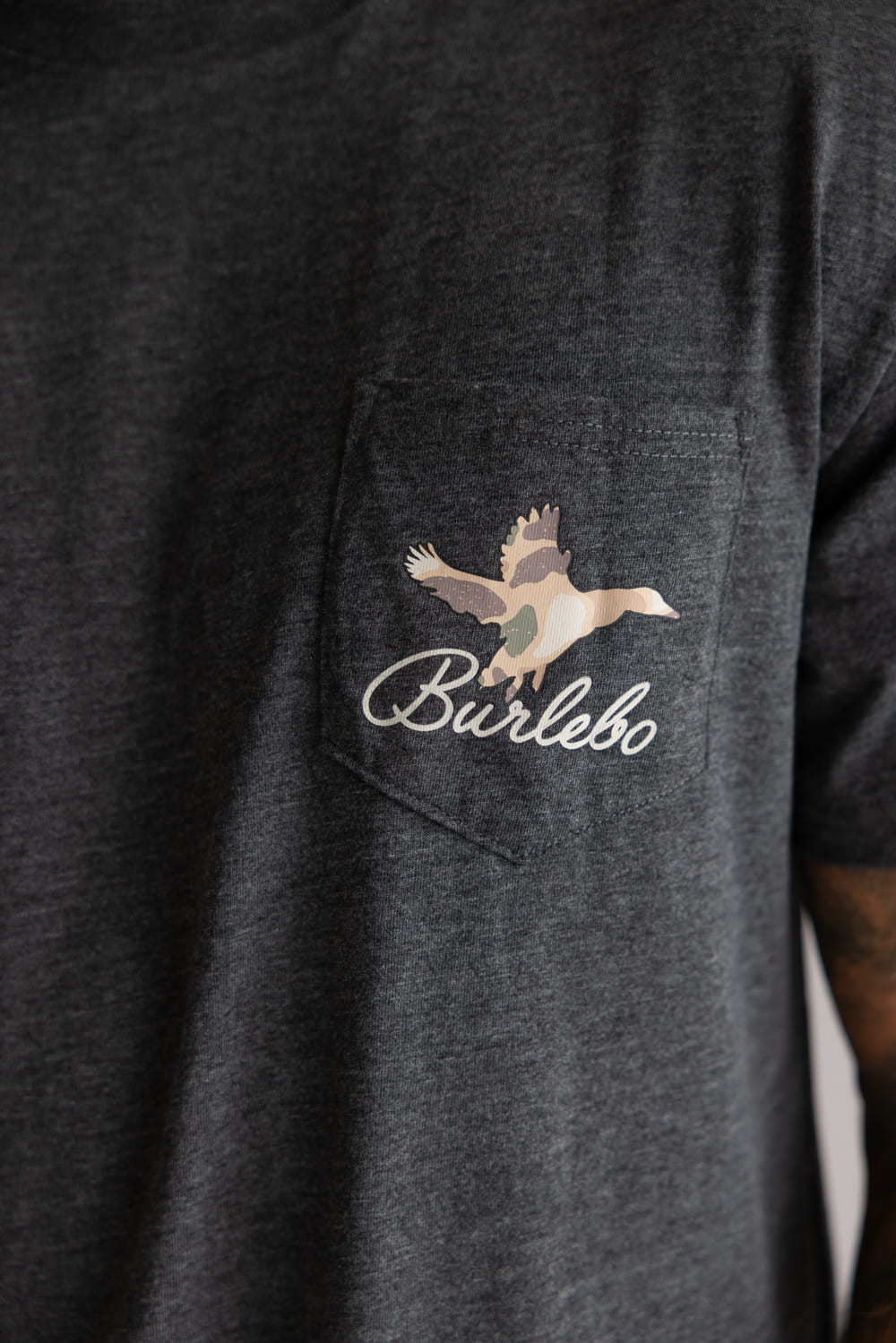 Burlebo Ducks Flying InT-Shirt for Men in Heather Black