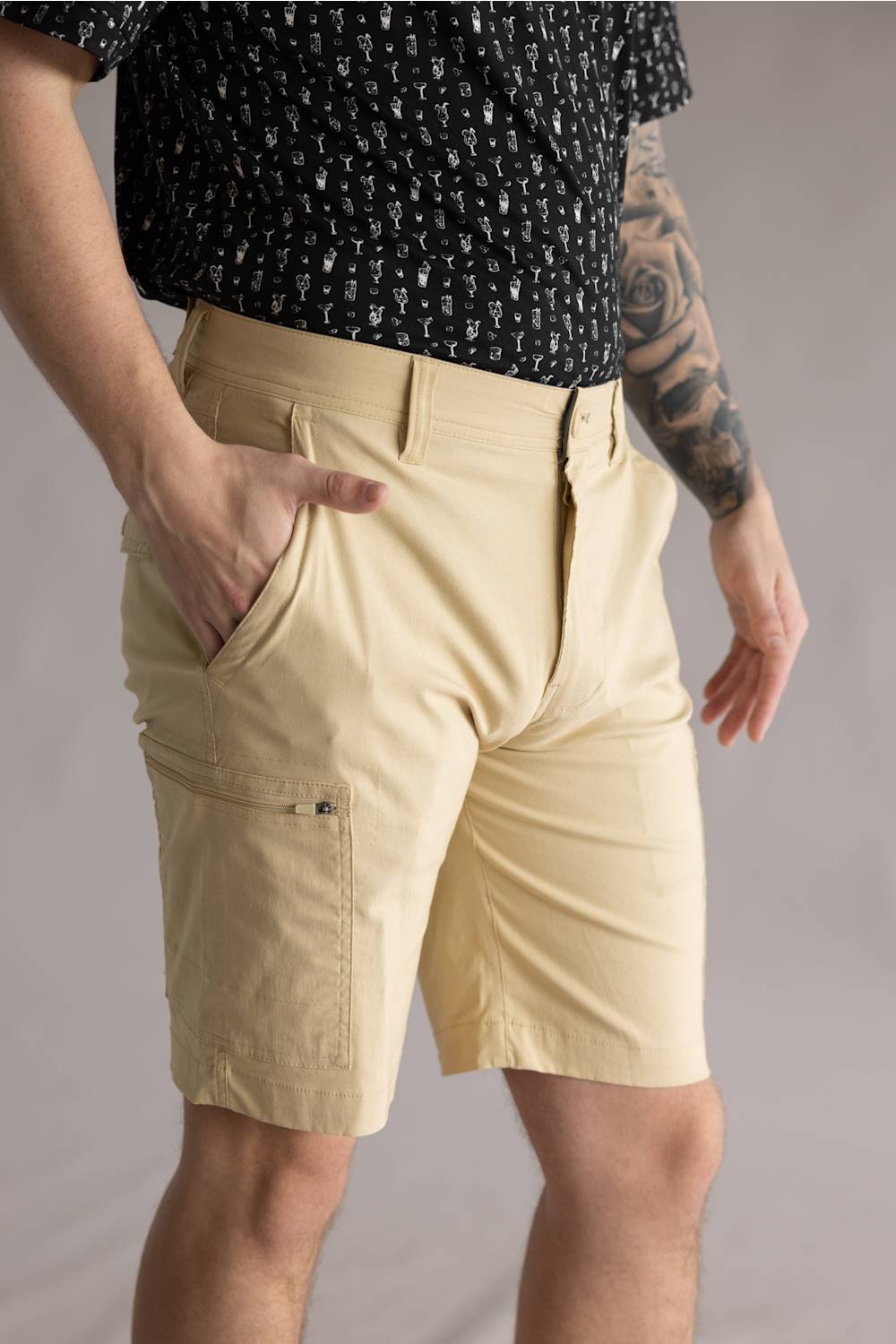 Hallstatt 10 Cargo Shorts for Men in Pale Khaki