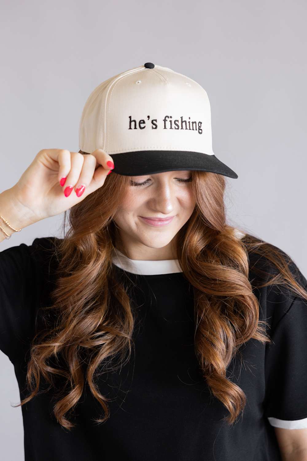 Hes Fishing Trucker Hat for Women in Black/Tan