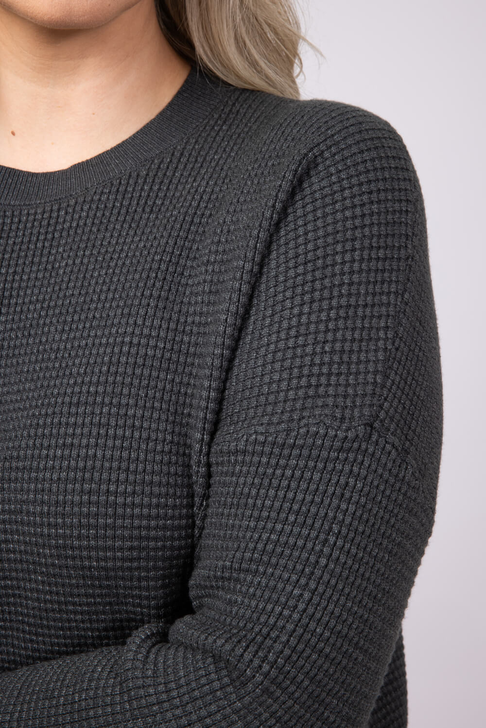Drop Shoulder Waffle Sweater for Women in Heather Charcoal