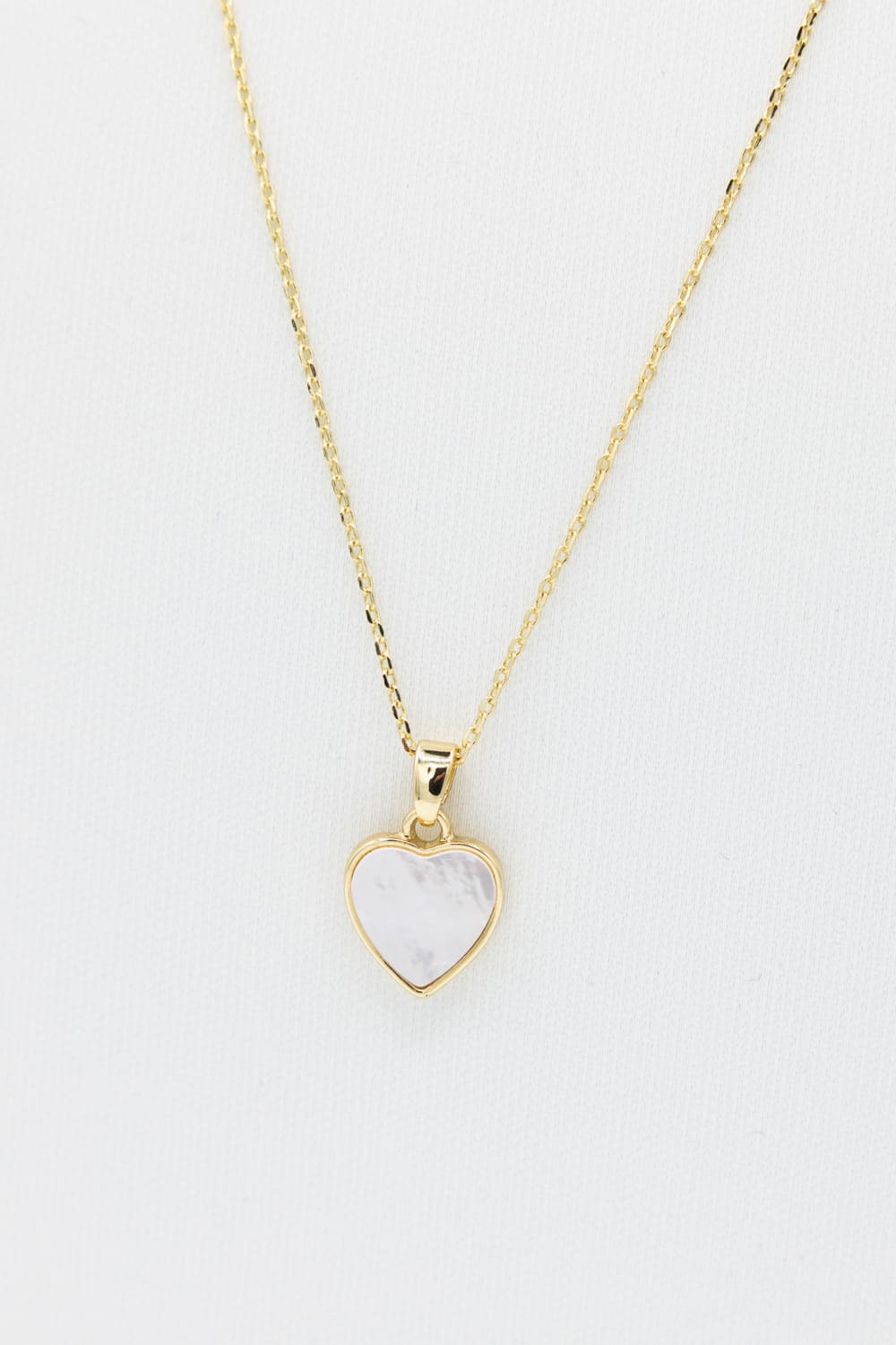 004-KW-FASHION-CORP-HEART-NECKLACE-HOLIDAY-BOX-PEARL-EARRINGS-GOLD-DIPPED-SJS390005GLD