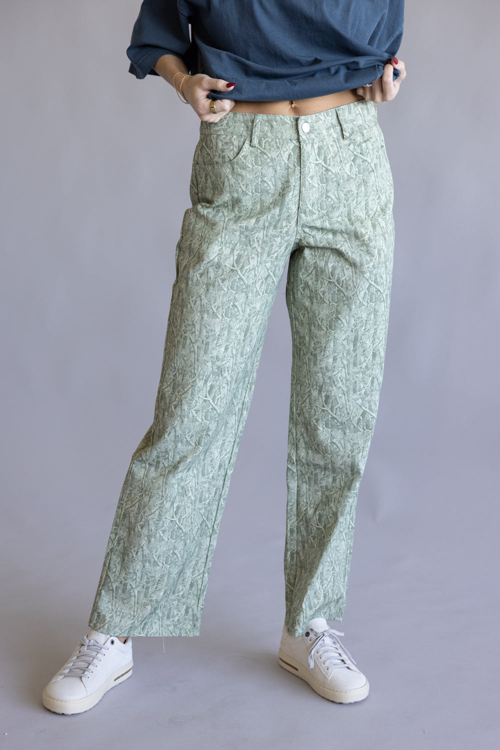 001-LELIS-MIDRISE-TREE-CAMO-WIDE-LEG-PANT-IP5560-5-SAGECAMO