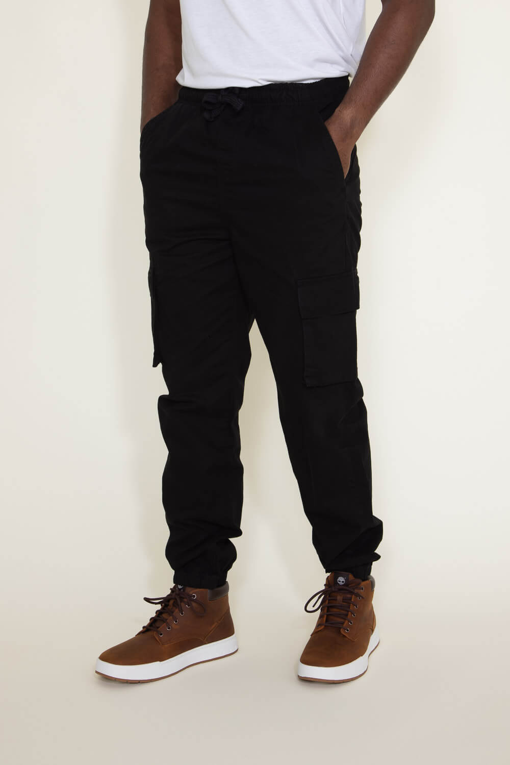 https://www.gliks.com/cdn/shop/files/002-Massive-Twill-Cargo-Jogger-Pants-for-Men-in-Black-SB66-BLACK.jpg?v=1693323276