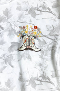 Camo crewneck with embroidery flowers and cowgirl boots