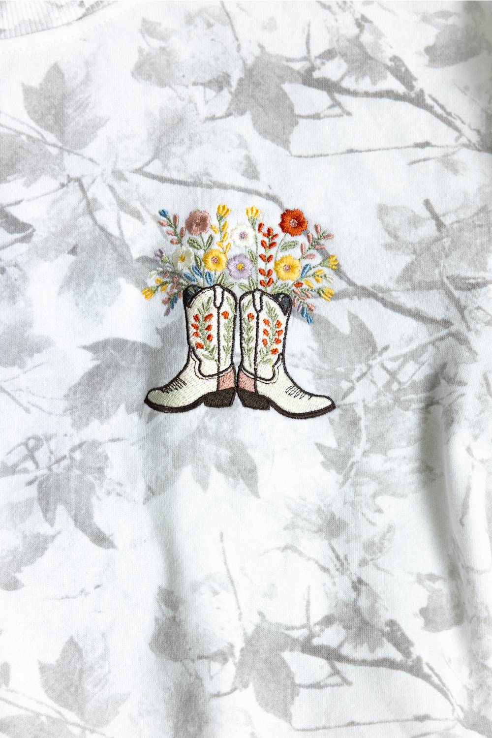 Camo crewneck with embroidery flowers and cowgirl boots