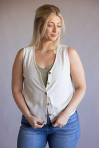 Button Front Linnen Vest for Women in Natural