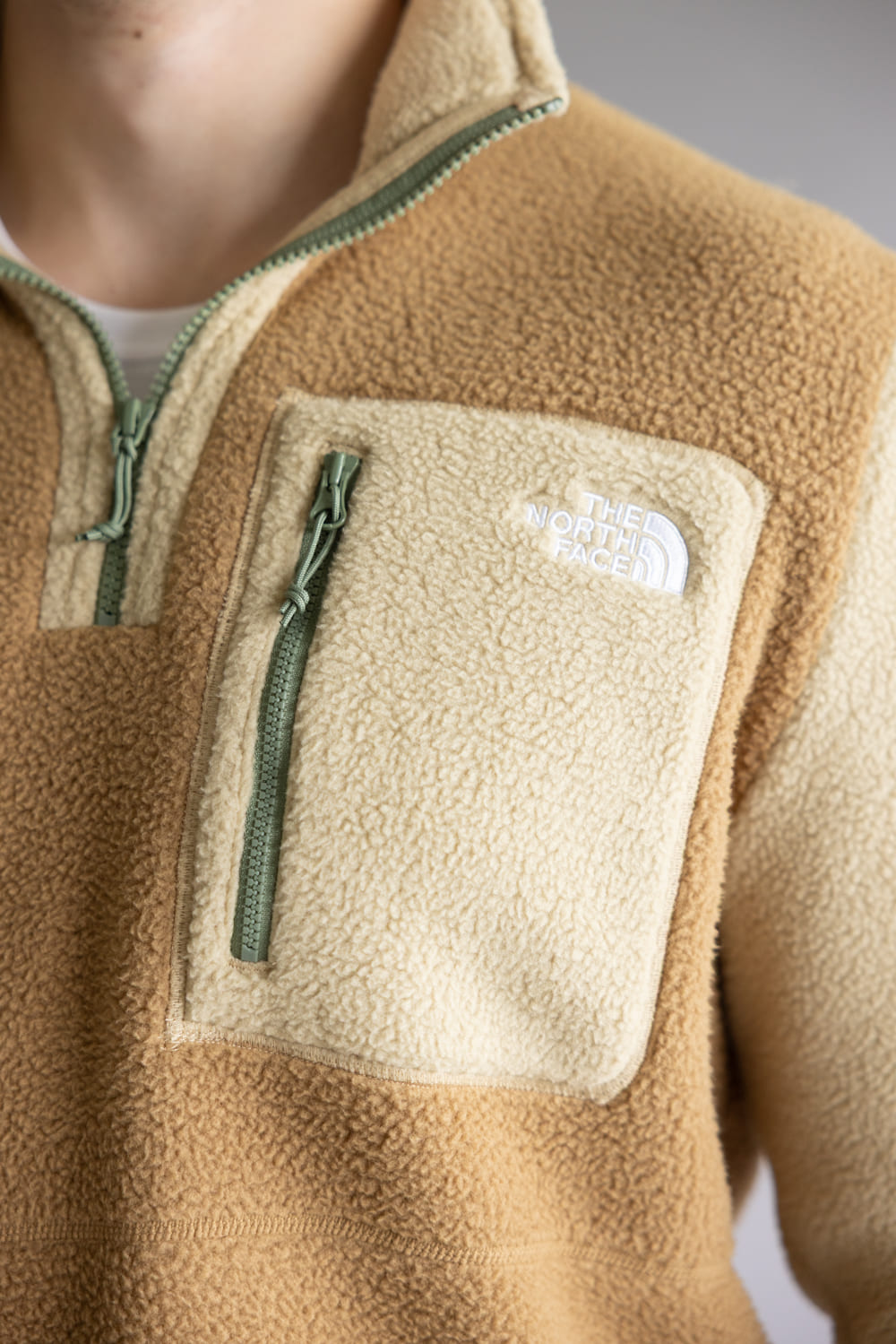 The North Face Yumiori Fleece Quarter Zip for Men in Utility Brown