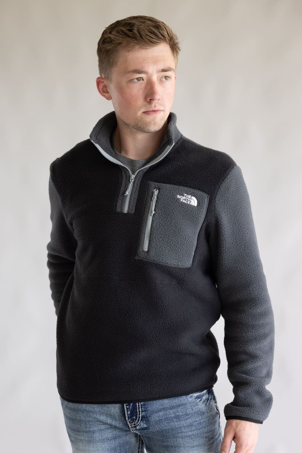 The North Face Yumiori Fleece Quarter Zip for Men in Grey/Black