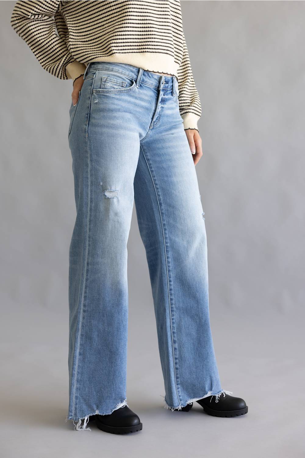 Vervet Low Rise Distressed Wide Flare Jeans for Women | T7473