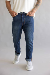 Weatherproof Vintage Athletic Tapered Jeans for Men in Moss Fade