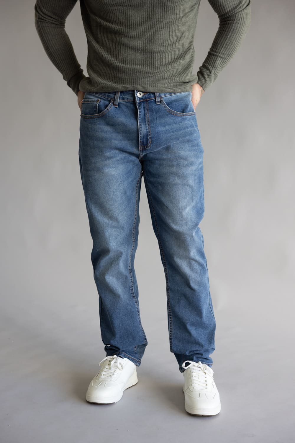 Weatherproof Vintage Straight Jeans for Men in Rainwash