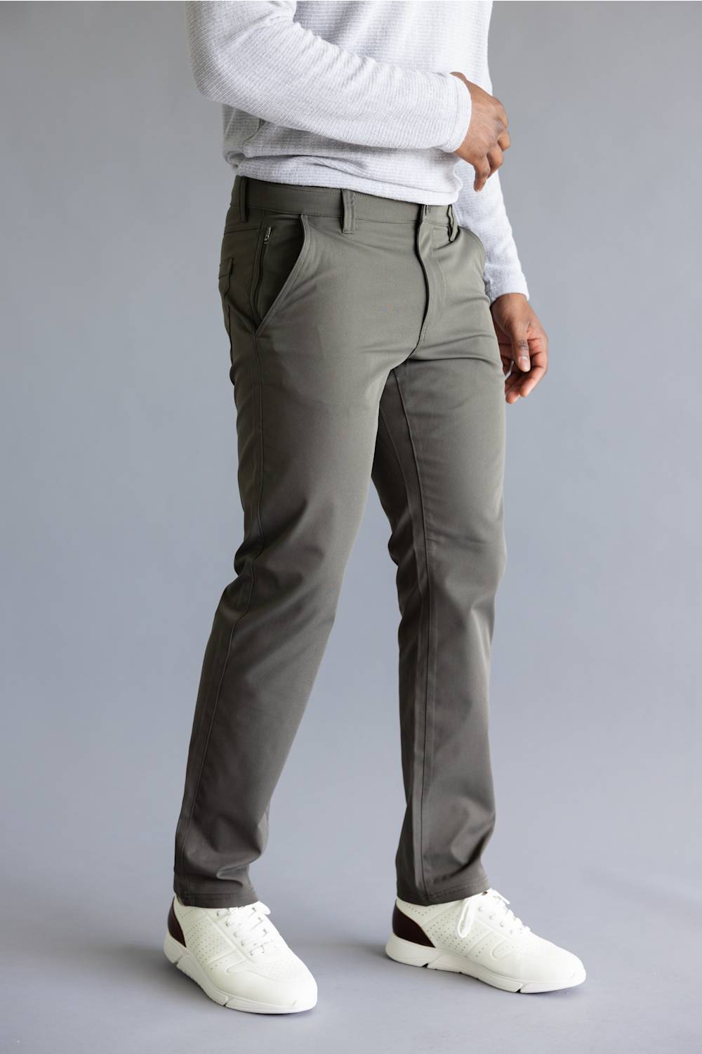 Weatherproof Vintage Tech Utility Pants for Men in Military Green