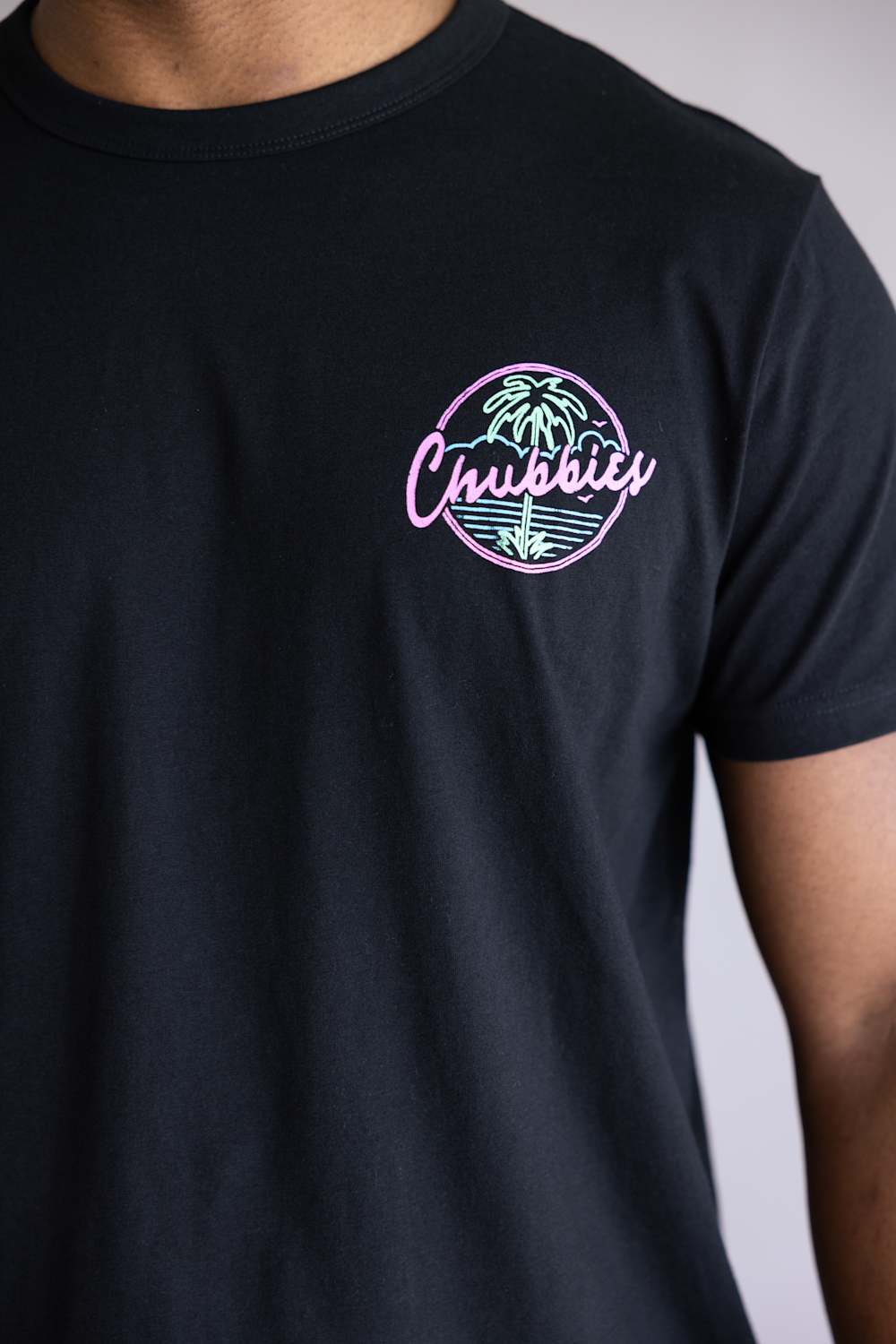 Chubbies The Night Never Sleeps T-shirt for Men in Black 