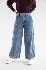 Aaron & Amber High Rise Sideseam Detailed Barrel Jeans for Women in Medium Wash | AJP5469F-POLKADOTDENIM