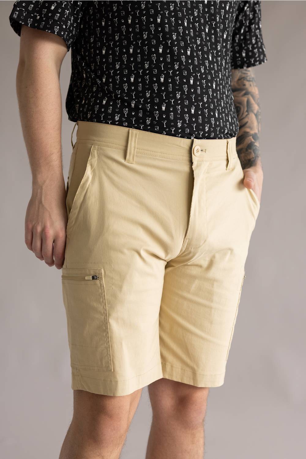 Hallstatt 10 Cargo Shorts for Men in Pale Khaki