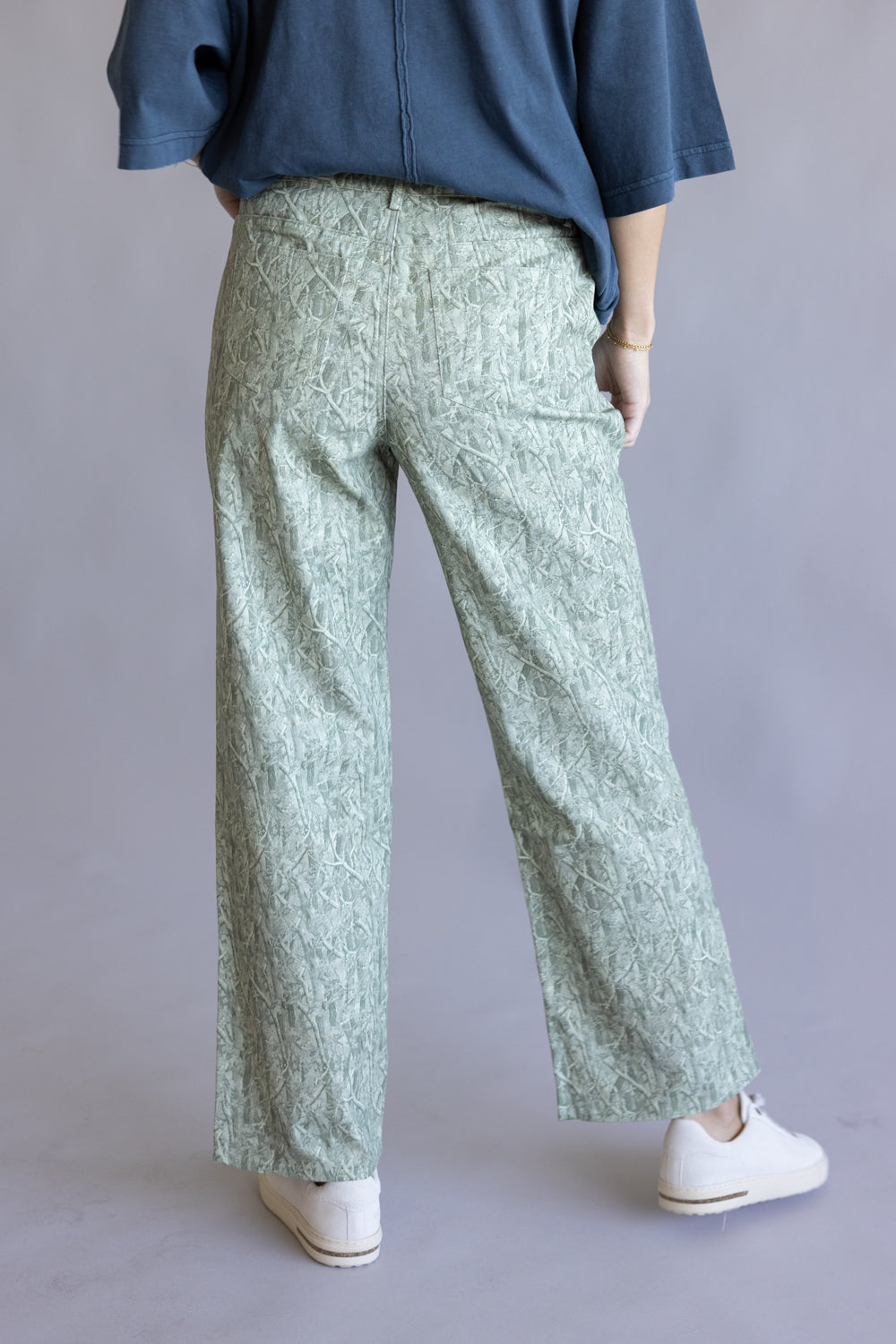 001-LELIS-MIDRISE-TREE-CAMO-WIDE-LEG-PANT-IP5560-5-SAGECAMO