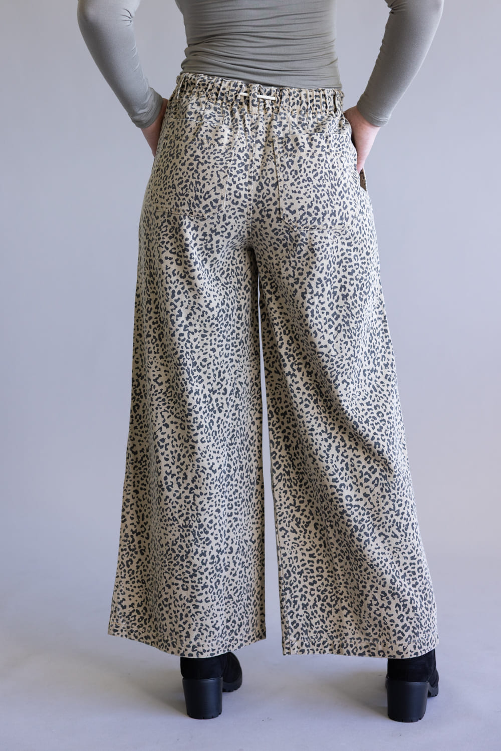 Mustard Seed Leopard Wide Leg Print Drawstring Pants for Women in Brown