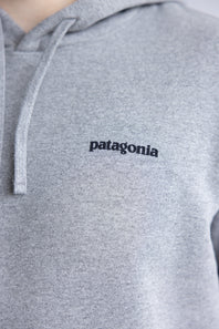Patagonia Men’s Fitz Roy Icon Uprisal Hoodie in Gravel Heather 