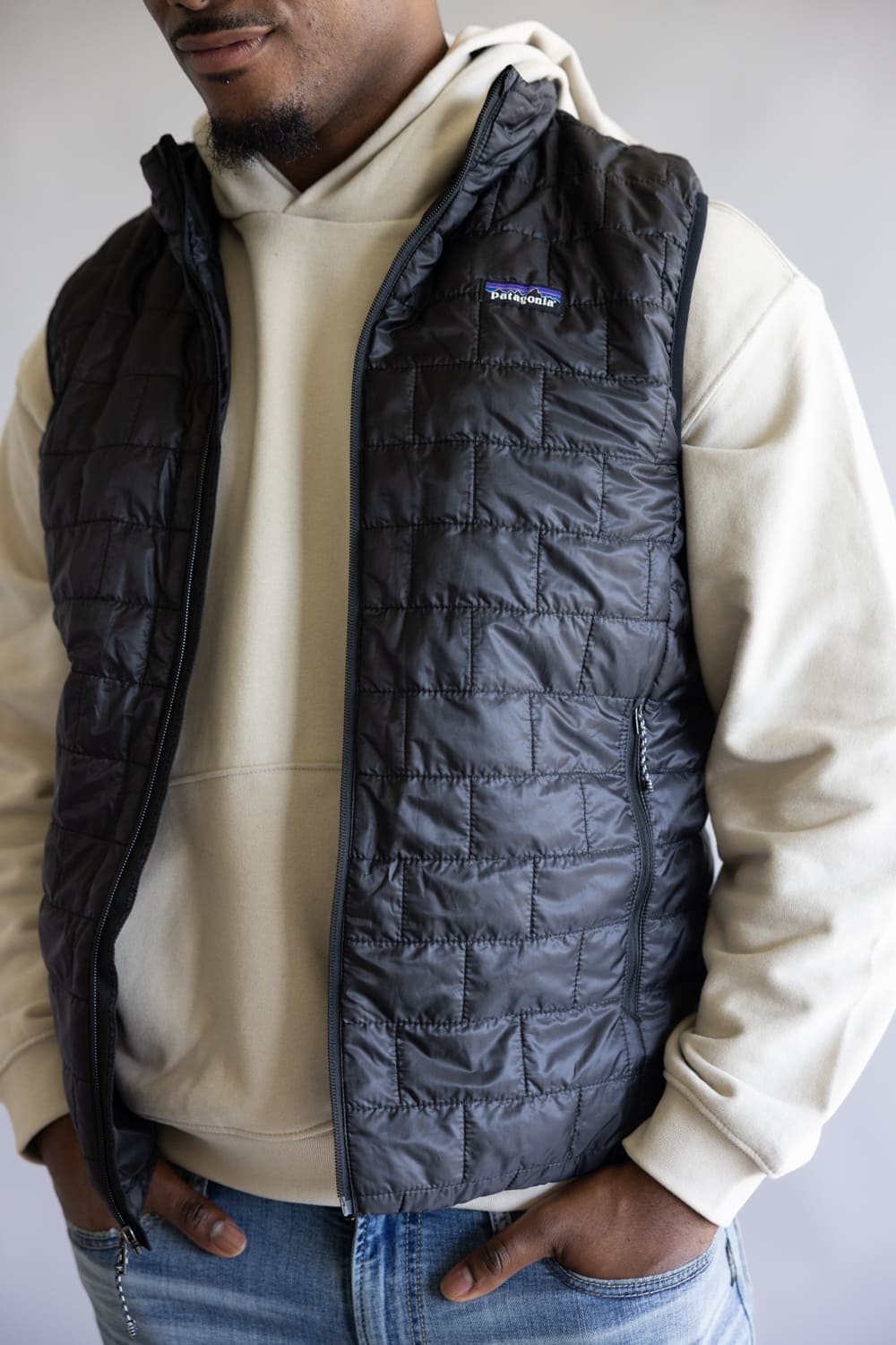 Patagonia Mens Nano Puff Vest in Black