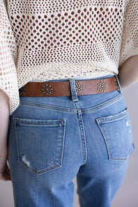 Roman Floral Buckle Belt for Women in Cognac/Silver