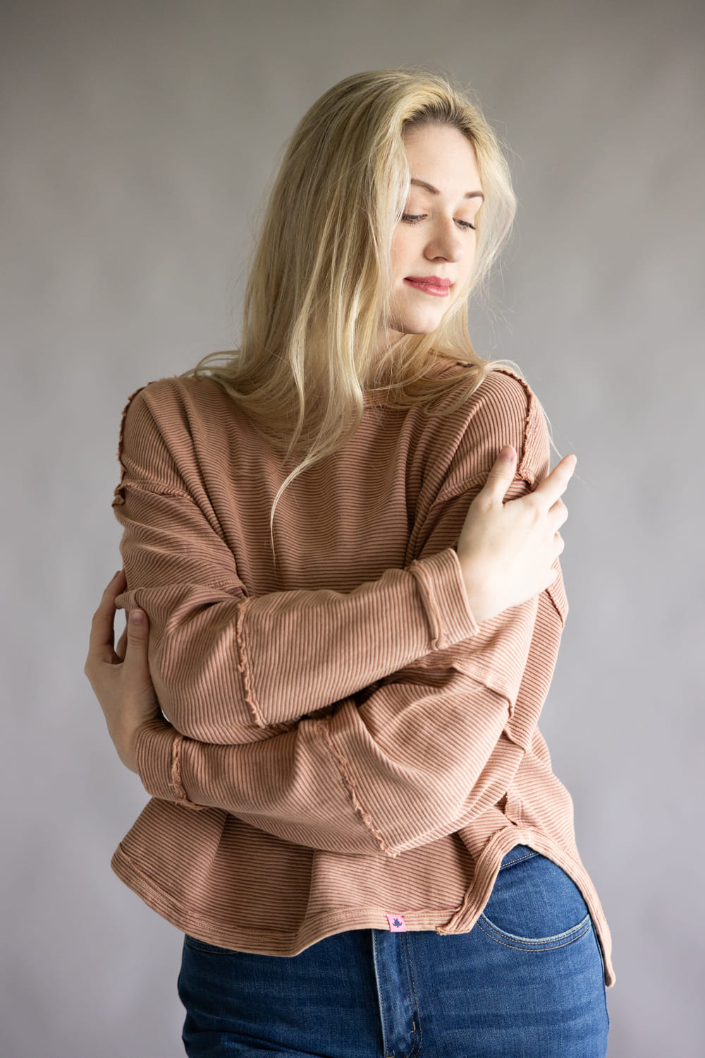  Simply Southern Sabrina Pullover Crewneck for Women in Umber 