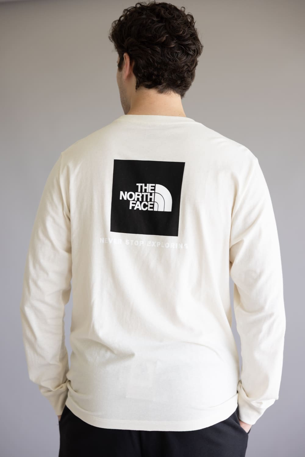 The North Face Box Graphic Long Sleeve T-Shirt for Men in White Dune