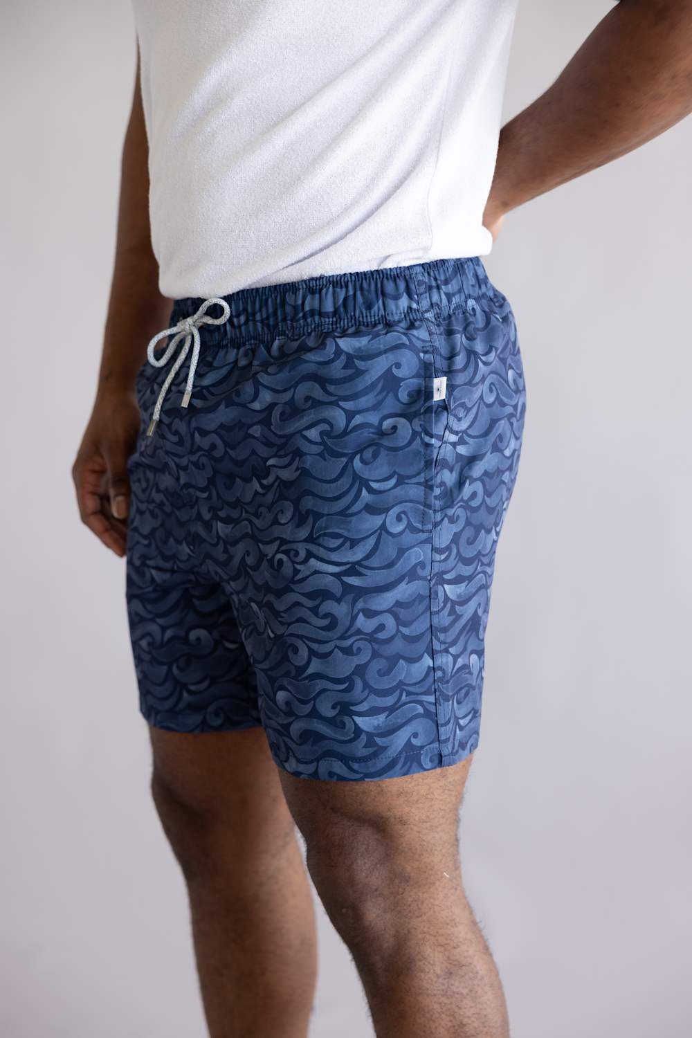 Vintage Summer 4 Way Stretch Volley Shorts for Men in Navy Waves
