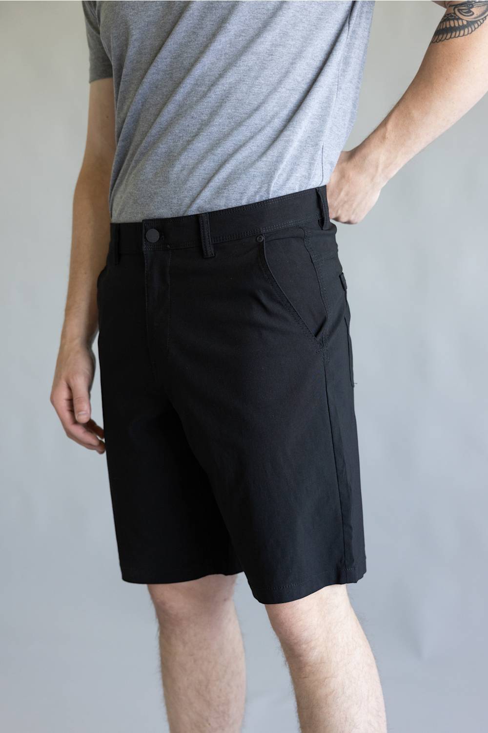Weatherproof Vintage 9.5" Tech Utility Shorts for Men in Black
