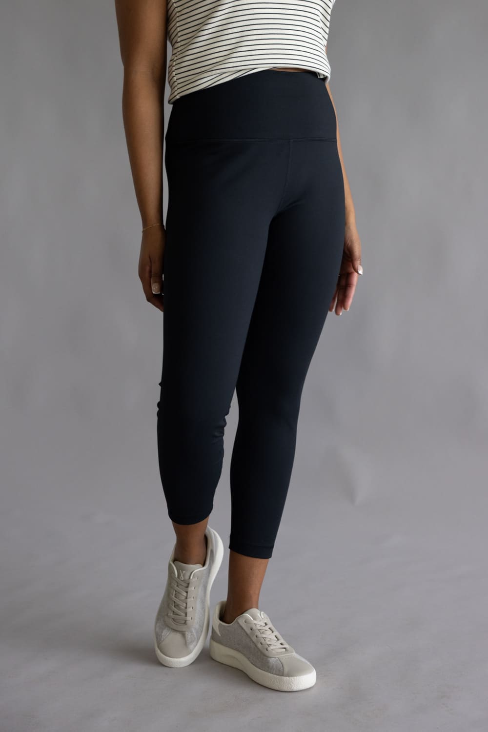 Wonderlink Everyday Seamed Leggings for Women in Black